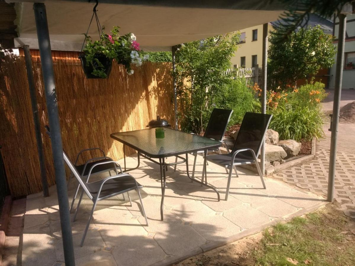 Ferienhaus Am Stadtpark บัลเลนชเตดท์ ภายนอก รูปภาพ