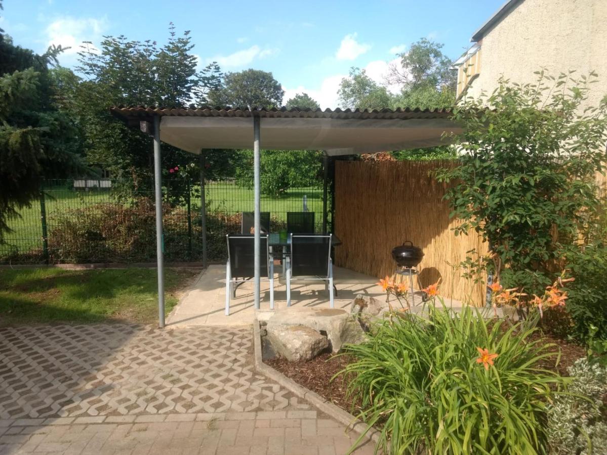 Ferienhaus Am Stadtpark บัลเลนชเตดท์ ภายนอก รูปภาพ